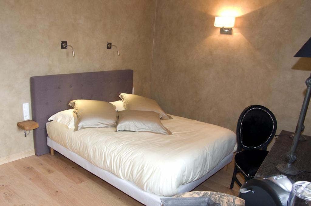 Charme & Business Hotel Lyon Limonest Kamer foto