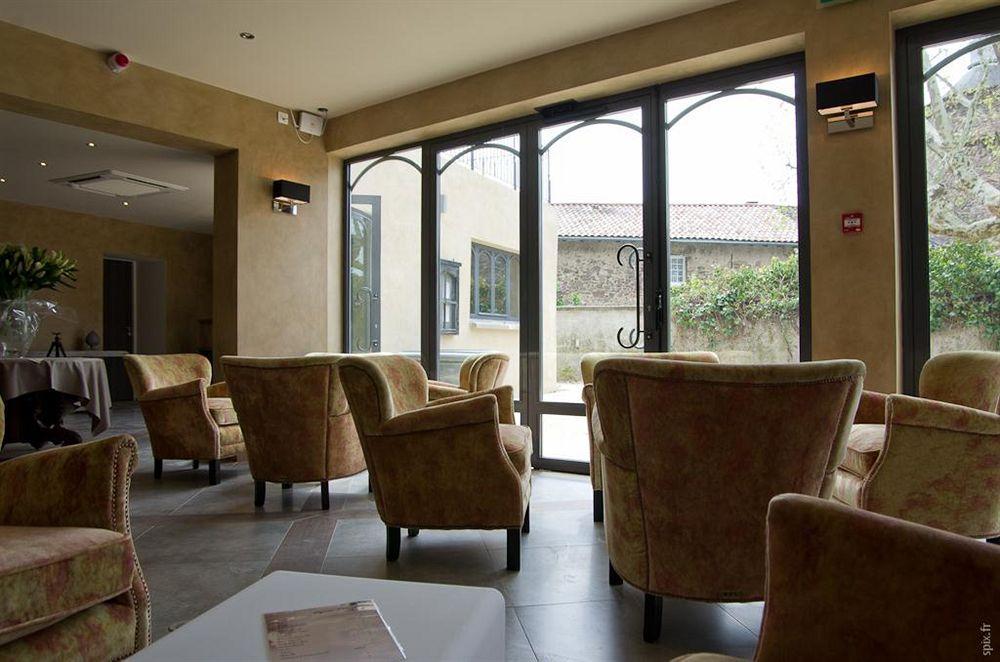 Charme & Business Hotel Lyon Limonest Buitenkant foto