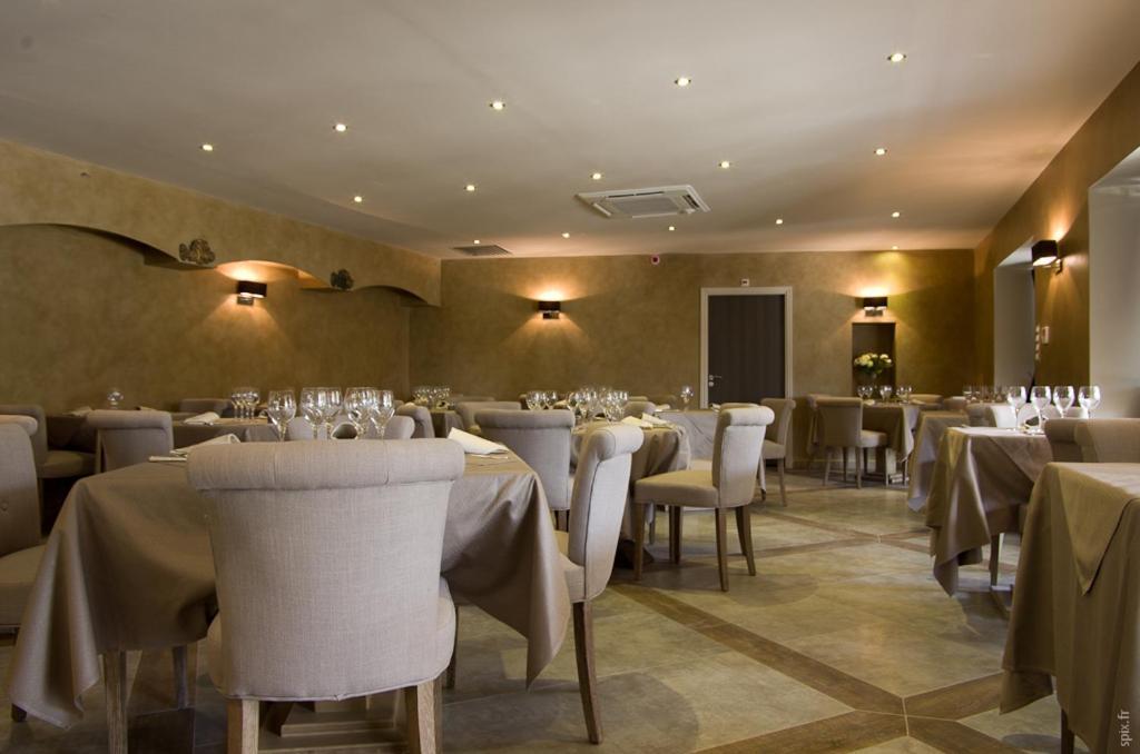 Charme & Business Hotel Lyon Limonest Buitenkant foto