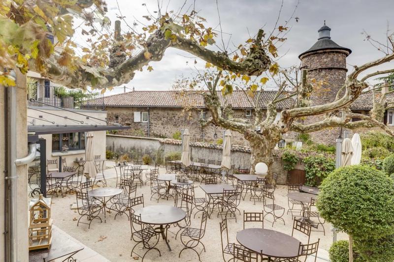 Charme & Business Hotel Lyon Limonest Buitenkant foto