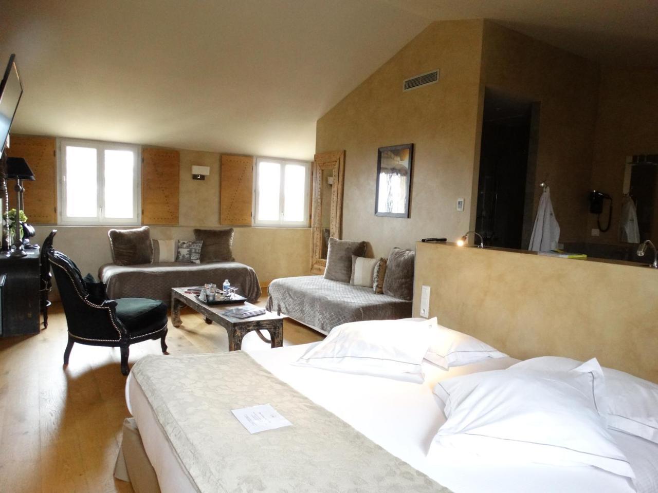Charme & Business Hotel Lyon Limonest Buitenkant foto