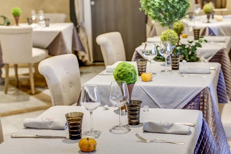Charme & Business Hotel Lyon Limonest Buitenkant foto